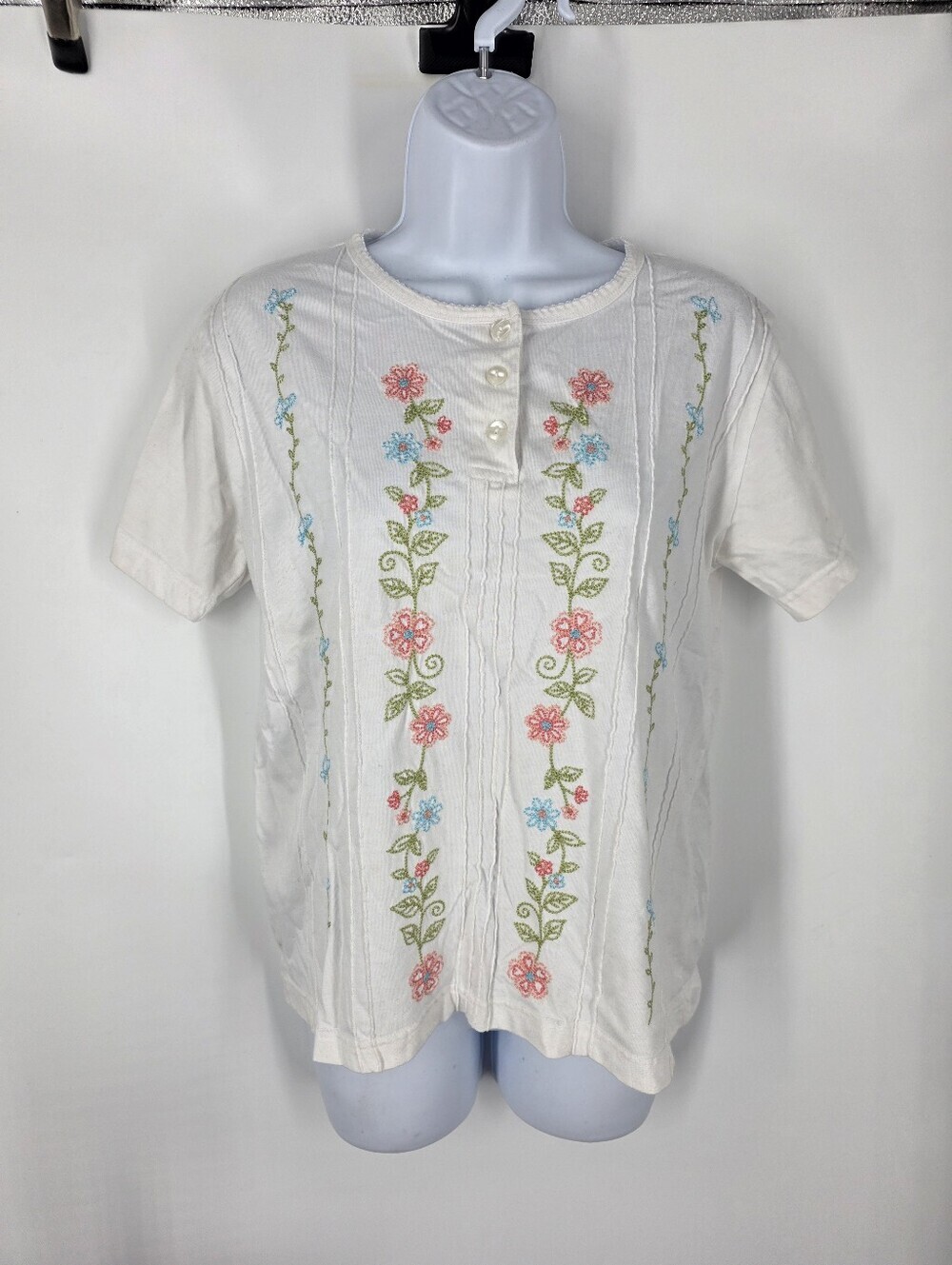 Shenanigans Vintage White Floral Embroidered Henley T-Shirt Size M Cottagecore